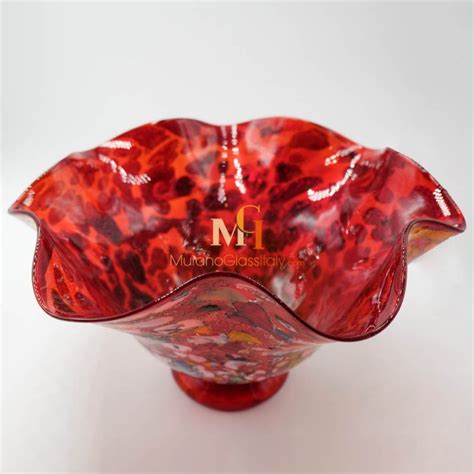 <strong>Made</strong> from <strong>Murano glass</strong> shade, solid brass and lacquered metal. . Murano glass bowl made in italy
